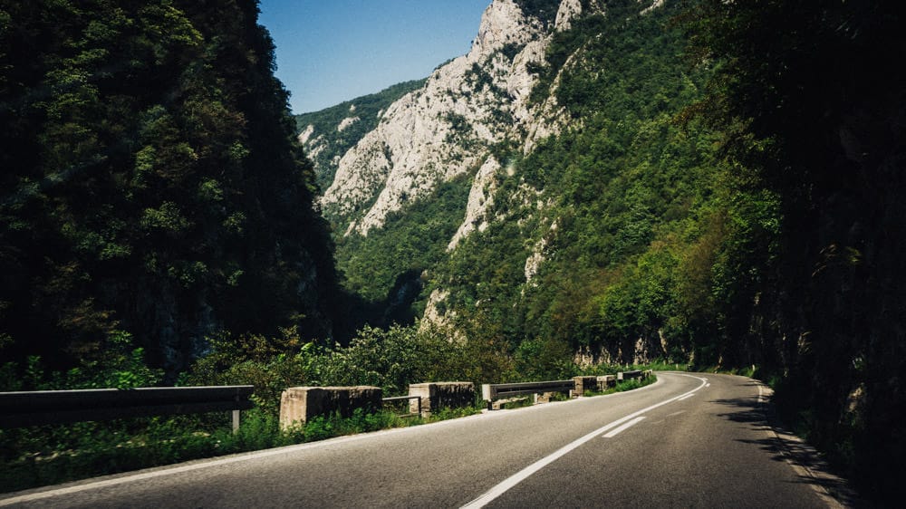 064-bosnia-on-the-road